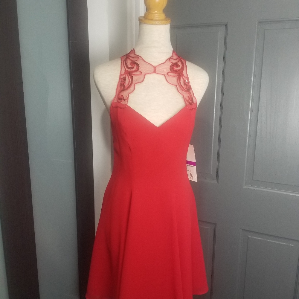 Red Lace Sequined Dress. NWT size 3/4